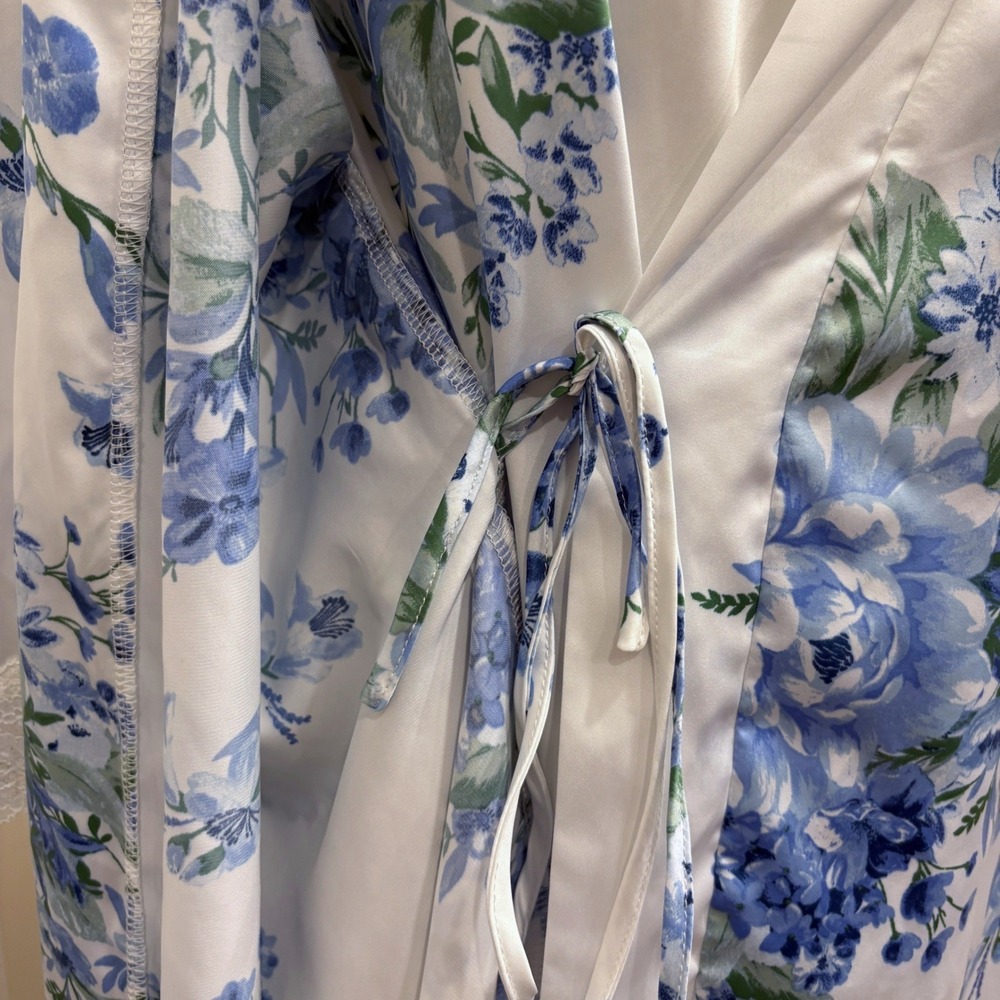 Flora Nikrooz 3pc Satin Pajama Set‎ Robe Camisole Shorts Blue Floral Medium New - Picture 8 of 16